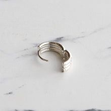 画像をギャラリービューアに読み込む, F.H. シルバーピアス(スリーリングフープ):#E048SV