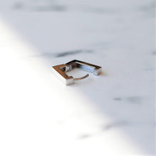 画像をギャラリービューアに読み込む, F.H. シルバーピアス(スクエアフープ シルバー):#E013