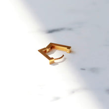 画像をギャラリービューアに読み込む, F.H. シルバーピアス(スクエアフープ ゴールドコーティング):#E014