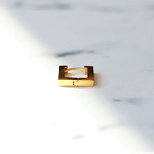 画像をギャラリービューアに読み込む, F.H. シルバーピアス(スクエアフープ ゴールドコーティング):#E014