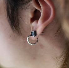 画像をギャラリービューアに読み込む, F.H. シルバーピアス(スクエアジルコン ブラック):#E024-BK