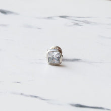 画像をギャラリービューアに読み込む, F.H. シルバーピアス(スクエアジルコン ホワイト):#E024-W