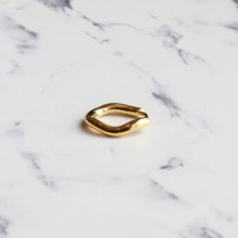 画像をギャラリービューアに読み込む, F.H. シルバーピアス(楕円フープ ゴールドコーティング):#E057GP