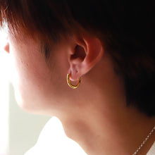 画像をギャラリービューアに読み込む, F.H. シルバーピアス(楕円フープ ゴールドコーティング):#E057GP
