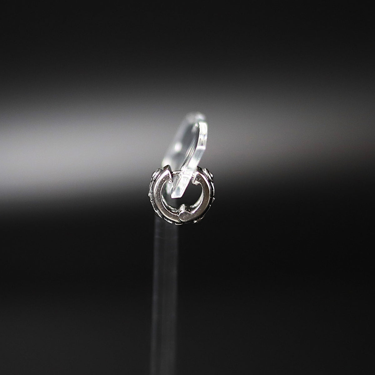 【オーダー商品:納期約3ヶ月】 【正規取扱店】Leathers and Treasures:Cross&Ball Earring