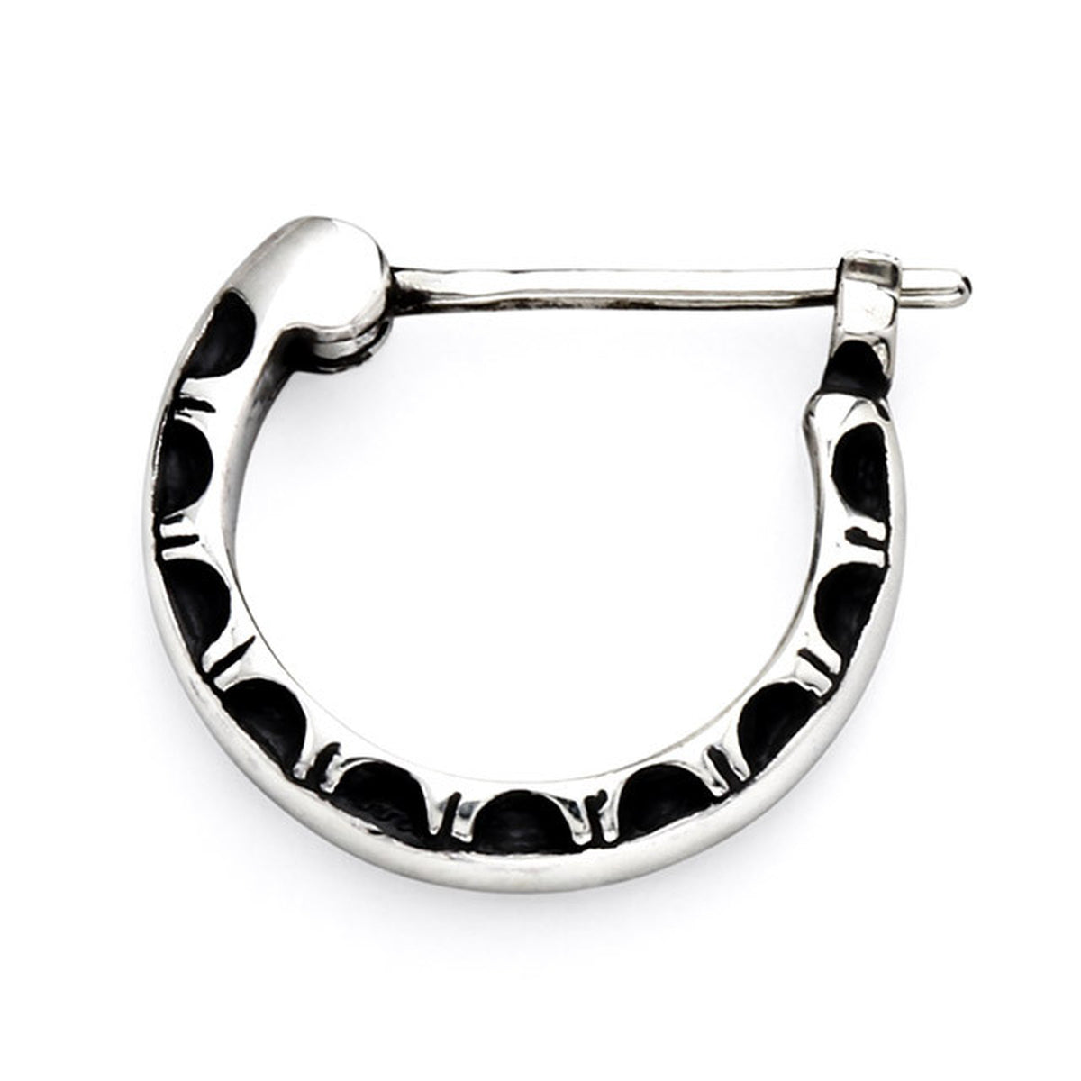 【オーダー商品:納期約3ヶ月】【正規取扱店】Leathers and Treasures: Half engraving hoop Earring