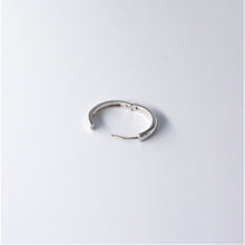 画像をギャラリービューアに読み込む, F.H. シルバーピアス(フープ 17mm):#E022