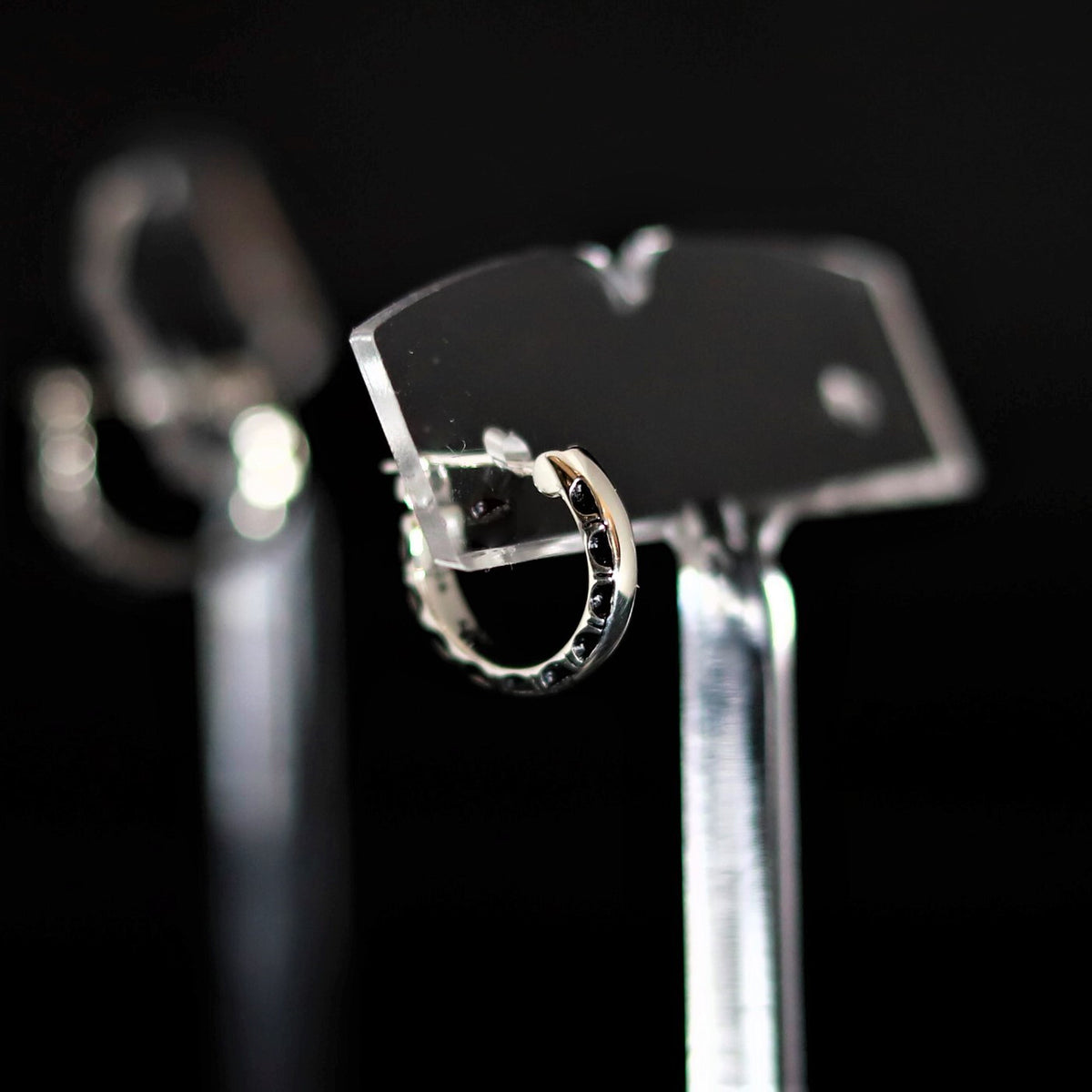 【オーダー商品:納期約3ヶ月】【正規取扱店】Leathers and Treasures: Half engraving hoop Earring