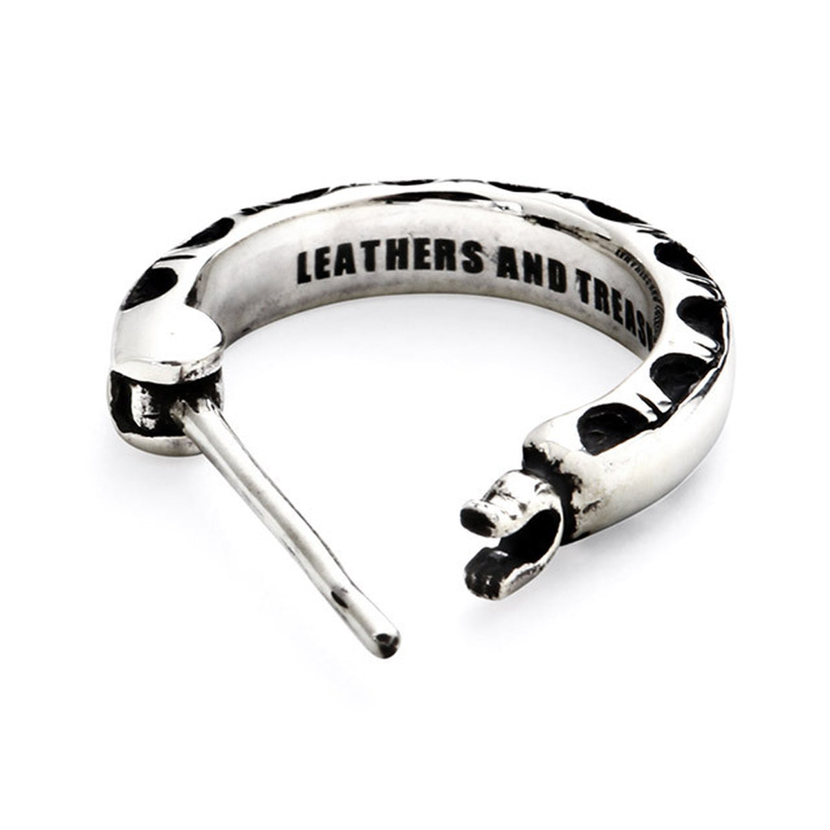 【オーダー商品:納期約3ヶ月】【正規取扱店】Leathers and Treasures: Half engraving hoop Earring