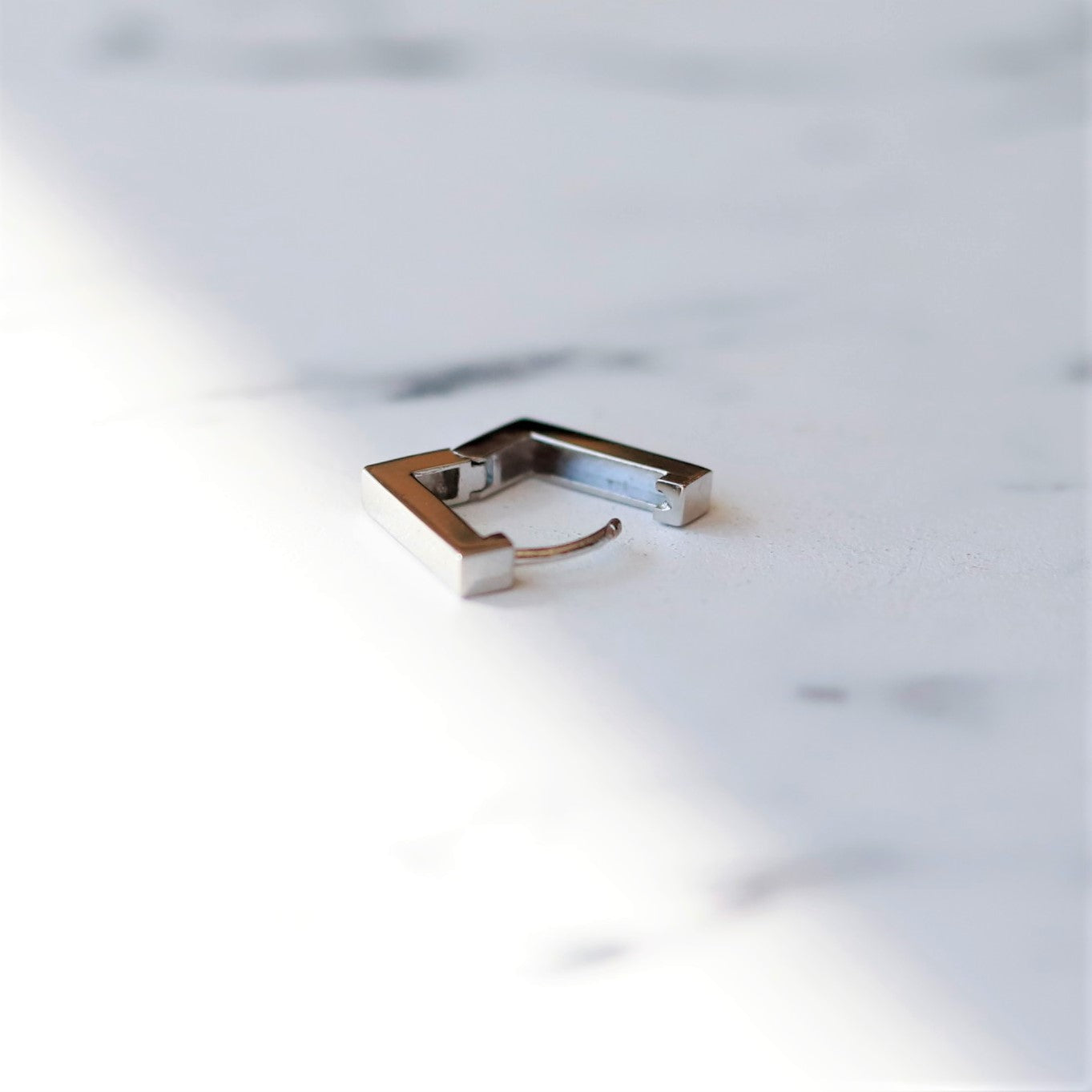 F.H. シルバーピアス（スクエアフープ シルバー）：#E013