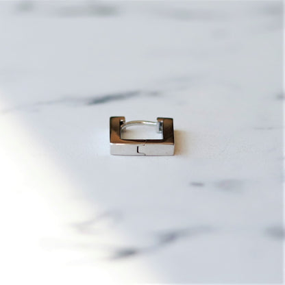 F.H. シルバーピアス（スクエアフープ シルバー）：#E013