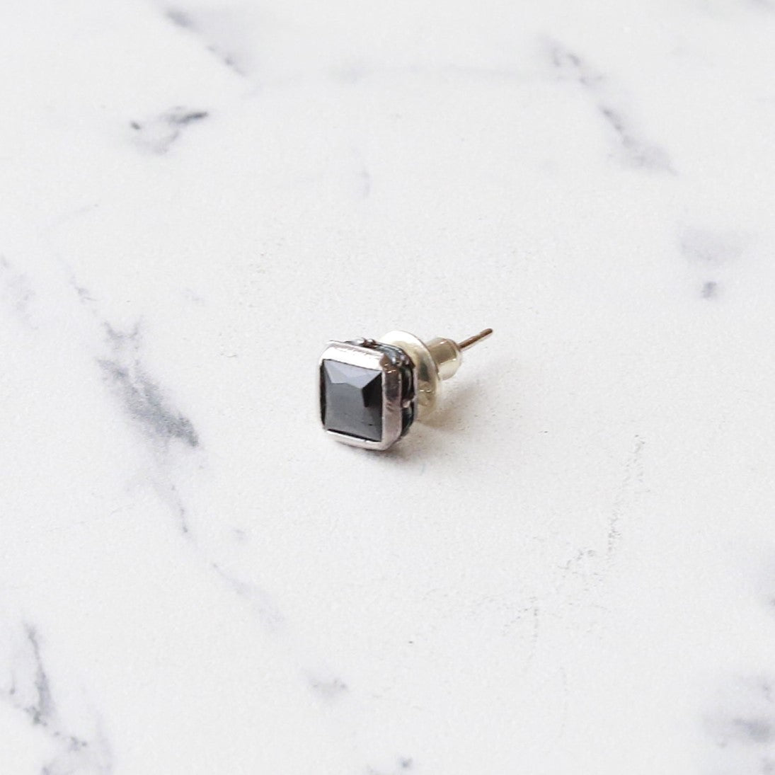 F.H. シルバーピアス（スクエアジルコン ブラック）：#E024-BK