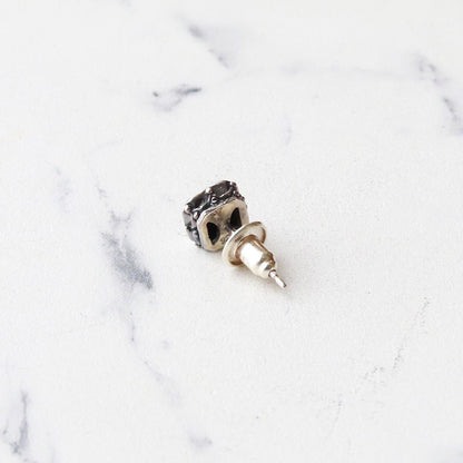 F.H. シルバーピアス（スクエアジルコン ブラック）：#E024-BK