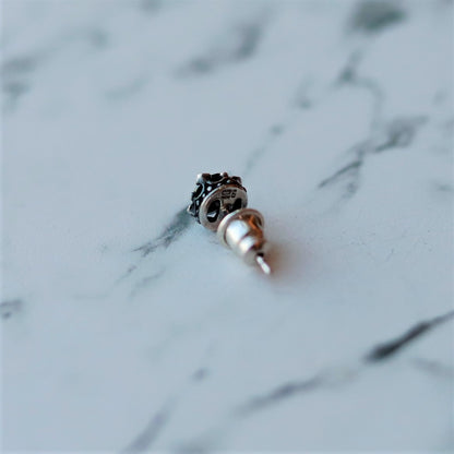 F.H. シルバーピアス：#E005BK