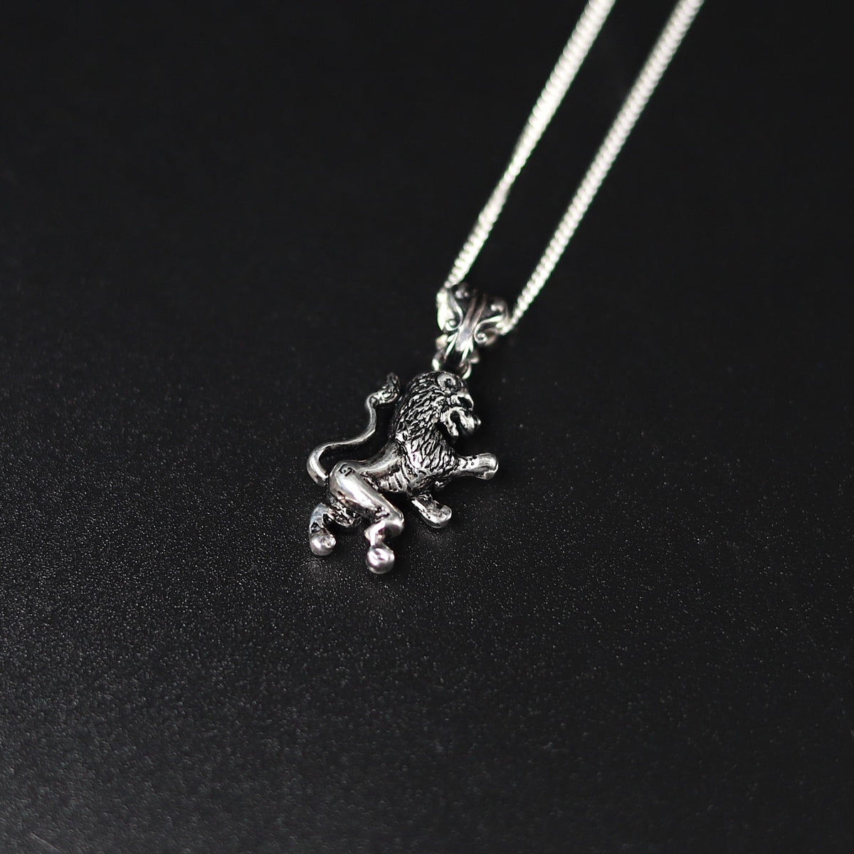 【正規取扱店】Leathers and Treasures : Rampant Lion Charm