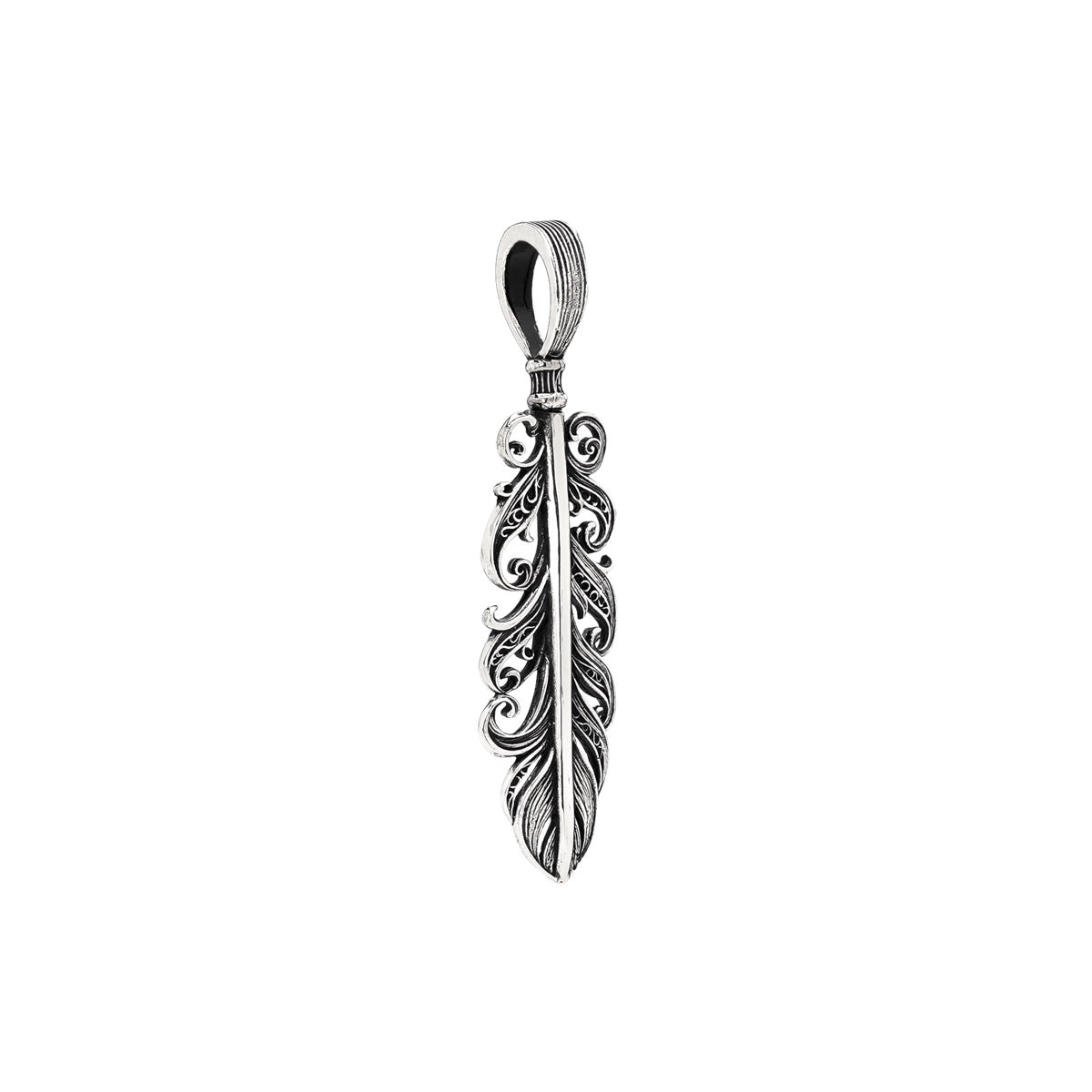 【オーダー商品：納期約3ヶ月】 【正規取扱店】Leathers and Treasures： Scroll Feather Charm
