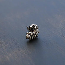 画像をギャラリービューアに読み込む, 【正規取扱店】Leathers and Treasures： Rampant Lion Stud Earring
