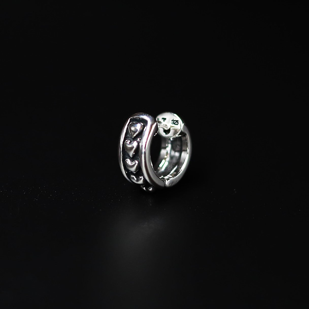 【正規取扱店】Leathers and Treasures：Heart Interior Earring