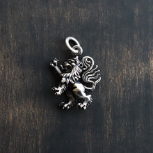 画像をギャラリービューアに読み込む, 【正規取扱店】Leathers and Treasures： ランパントライオンペンダント
