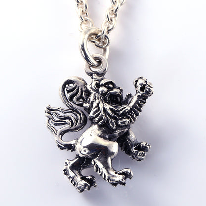 【オーダー商品：納期約3ヶ月】【正規取扱店】Leathers and Treasures： ランパントライオンペンダント