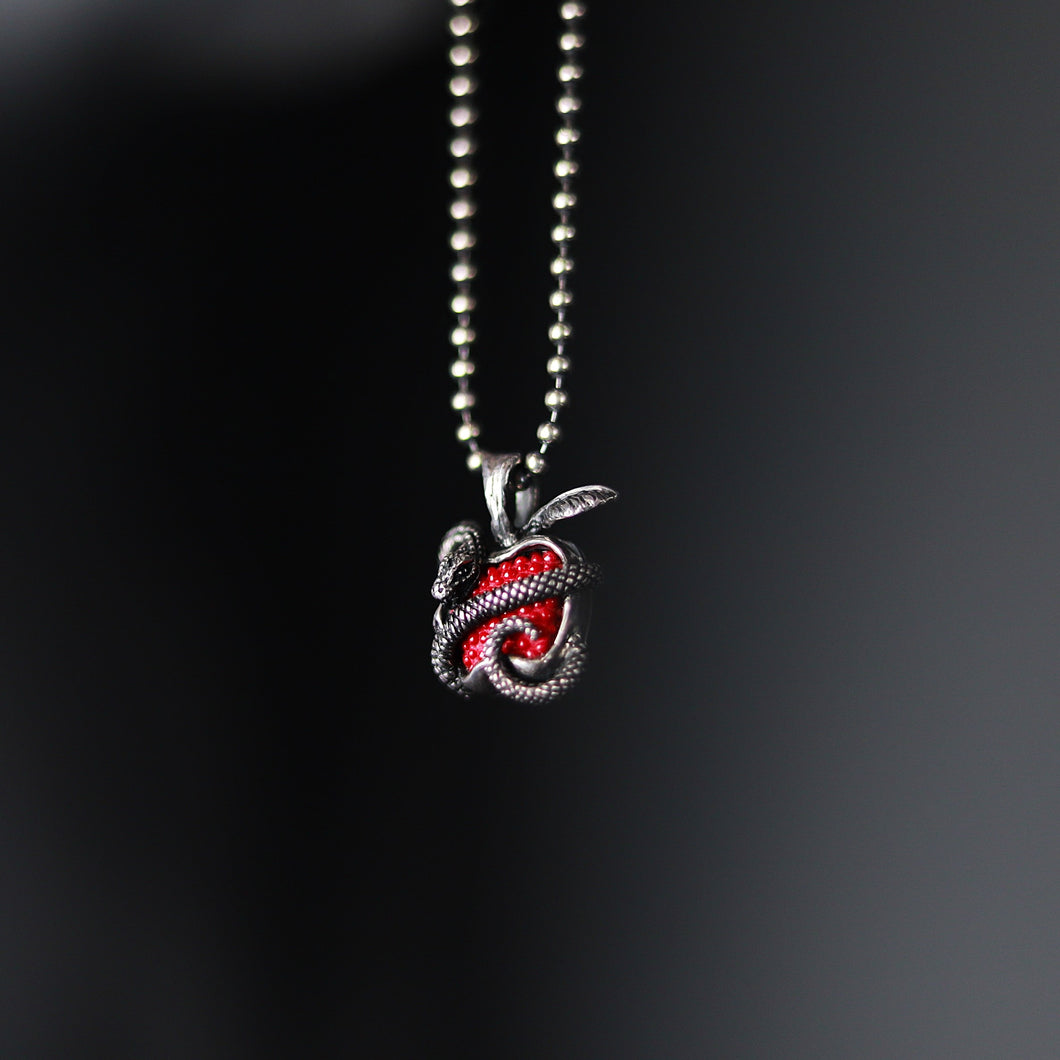 【正規取扱店】Leathers and Treasures： Small Temptation Forbidden Fruits Inlay Pendant w/Snake w/Stingray w/Red