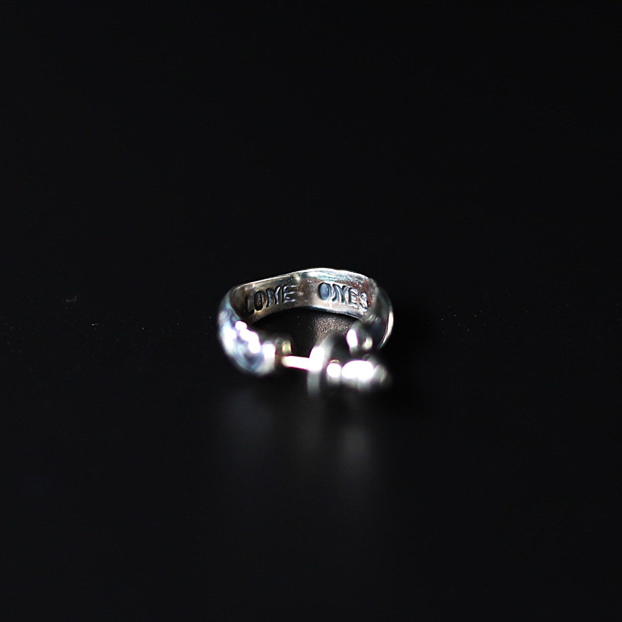 【オーダー商品：納期約4ヶ月】LONE ONES【正規取扱店】ロンワンズ：レイヴンフープピアス