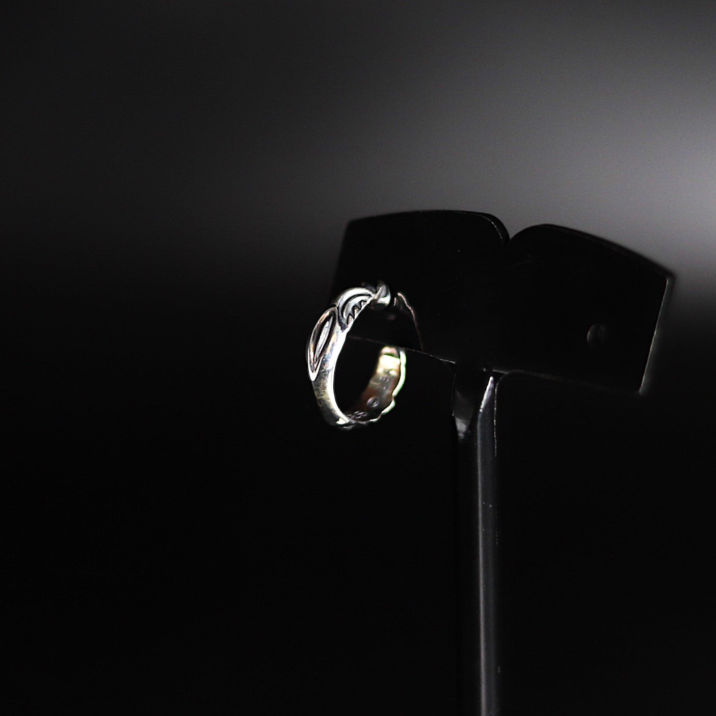 【オーダー商品：納期約4ヶ月】LONE ONES【正規取扱店】ロンワンズ：レイヴンフープピアス