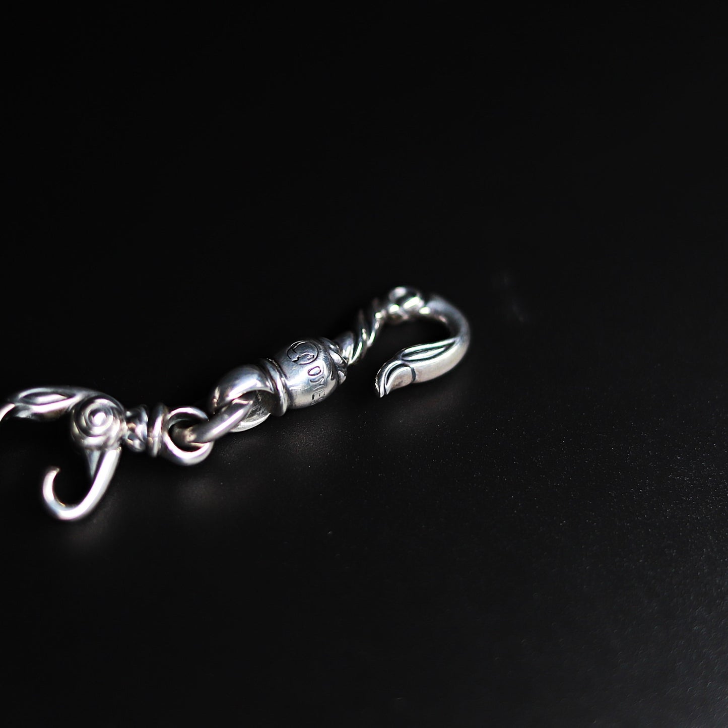 LONE ONES【正規取扱店】ロンワンズ：スワンフックキークラスプ