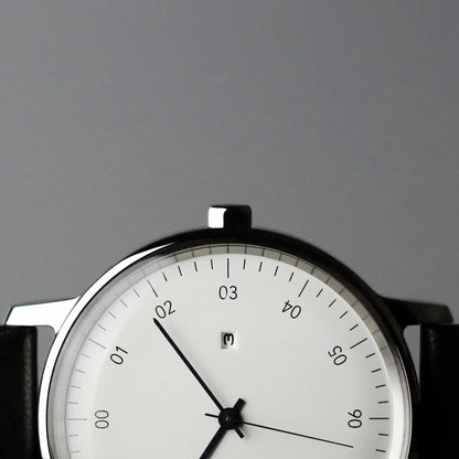 【一目惚れで自身も購入、Made in Japanの腕時計】【正規取扱店】sazare : SK01 / SS SILVER MIRROR FINISH / WHITE DIAL / BLACK SHEEPSKIN LETHER