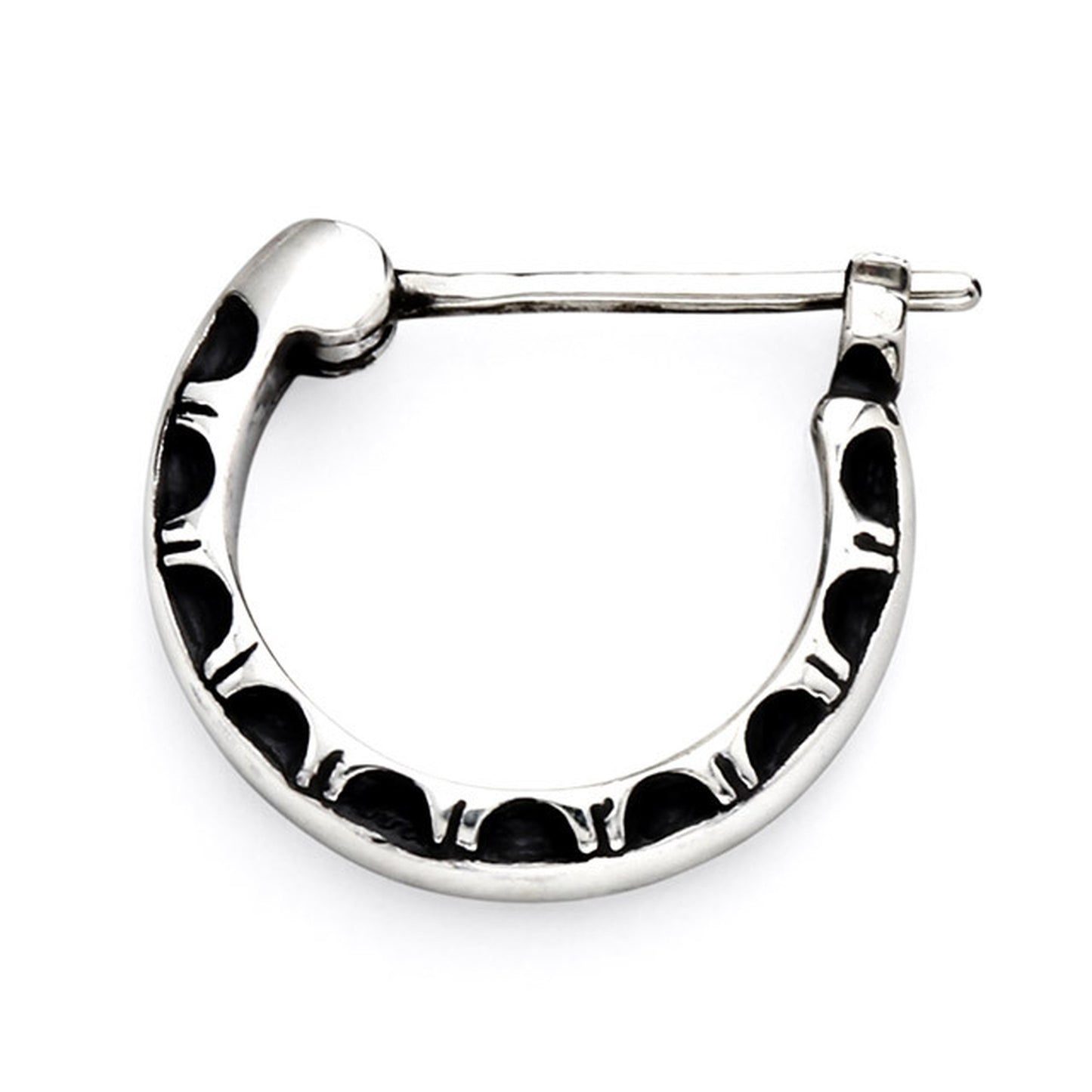 【オーダー商品：納期約3ヶ月】【正規取扱店】Leathers and Treasures： Half engraving hoop Earring