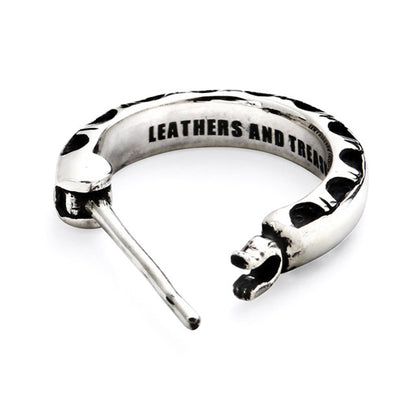 【オーダー商品：納期約3ヶ月】【正規取扱店】Leathers and Treasures： Half engraving hoop Earring