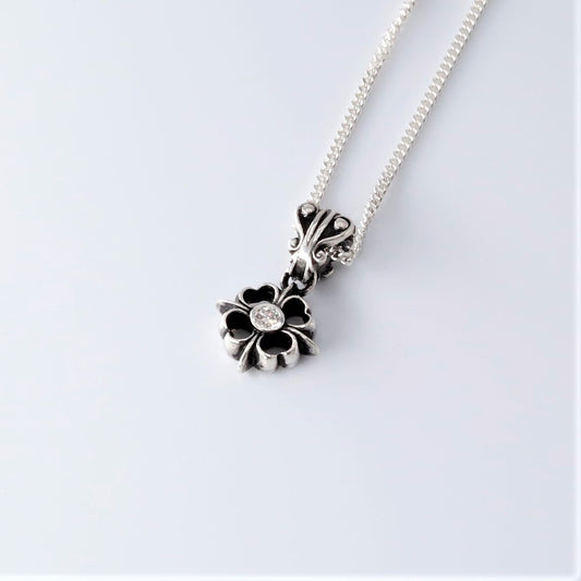 【オーダー商品：納期約3ヶ月】 【正規取扱店】Leathers and Treasures：Pope's stone cross Charm w/diamond