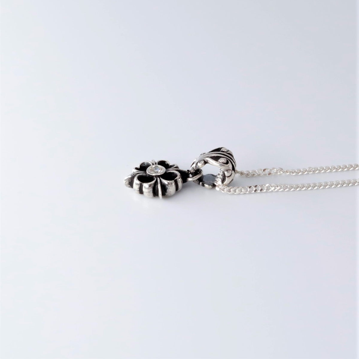 【オーダー商品：納期約3ヶ月】 【正規取扱店】Leathers and Treasures：Pope's stone cross Charm w/diamond