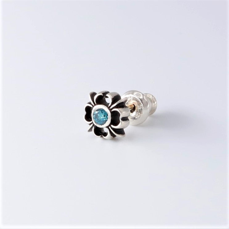 【オーダー商品：納期約3ヶ月】【正規取扱店】Leathers and Treasures： Pope's stone cross w/ blue diamond