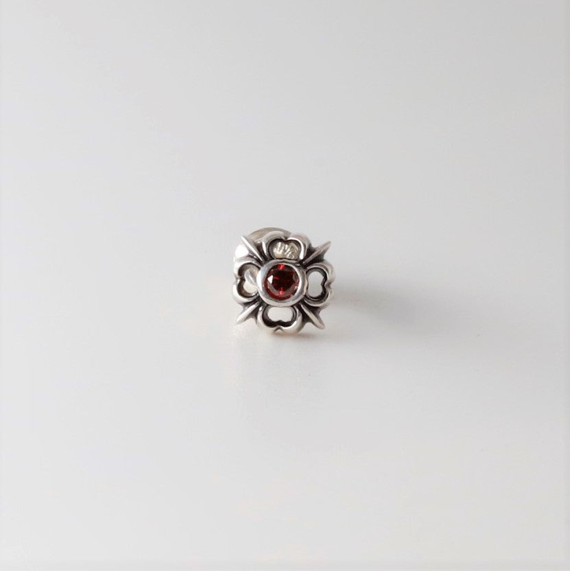 【オーダー商品：納期約3ヶ月】【正規取扱店】Leathers and Treasures： Pope's stone cross w/Red Diamond