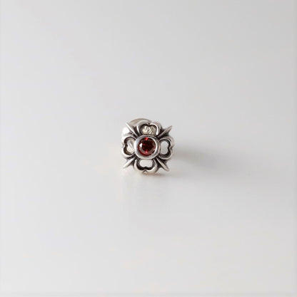 【オーダー商品：納期約3ヶ月】【正規取扱店】Leathers and Treasures： Pope's stone cross w/Red Diamond