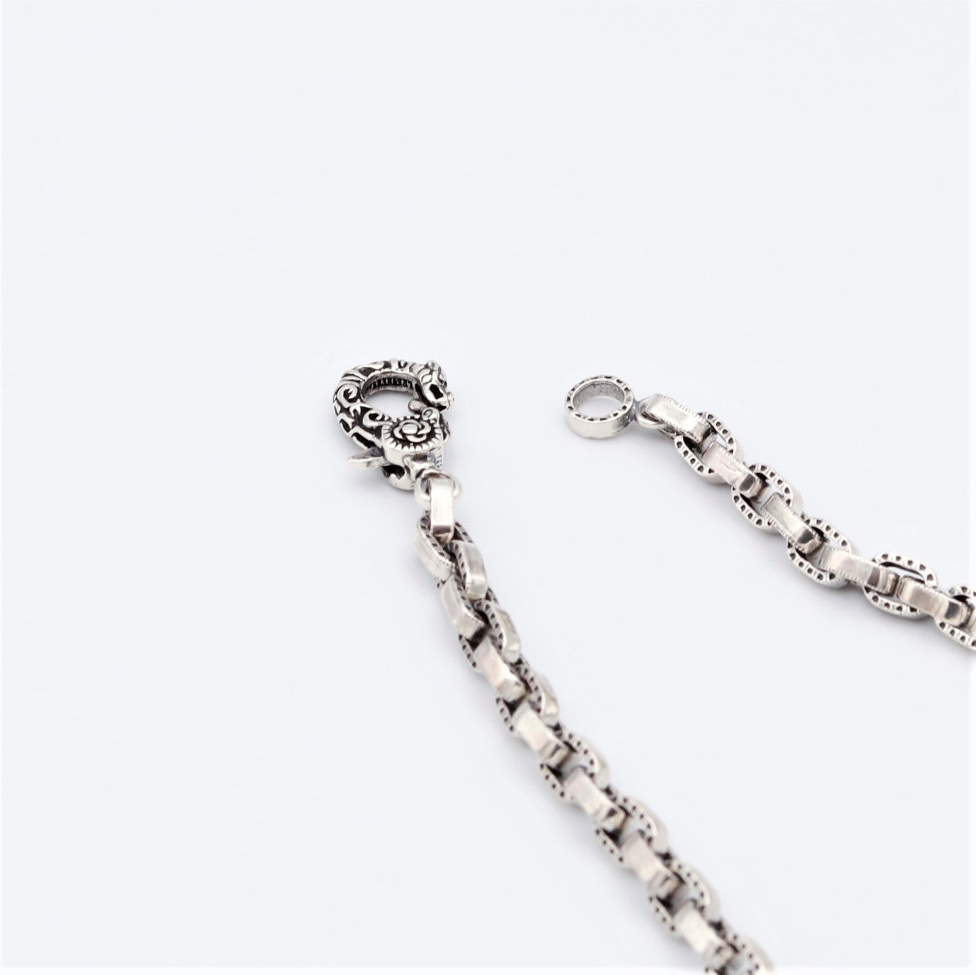 【オーダー商品：納期約3ヶ月】【正規取扱店】Leathers and Treasures：Harf engraved links Chain w/celtic lobster claw 50cm