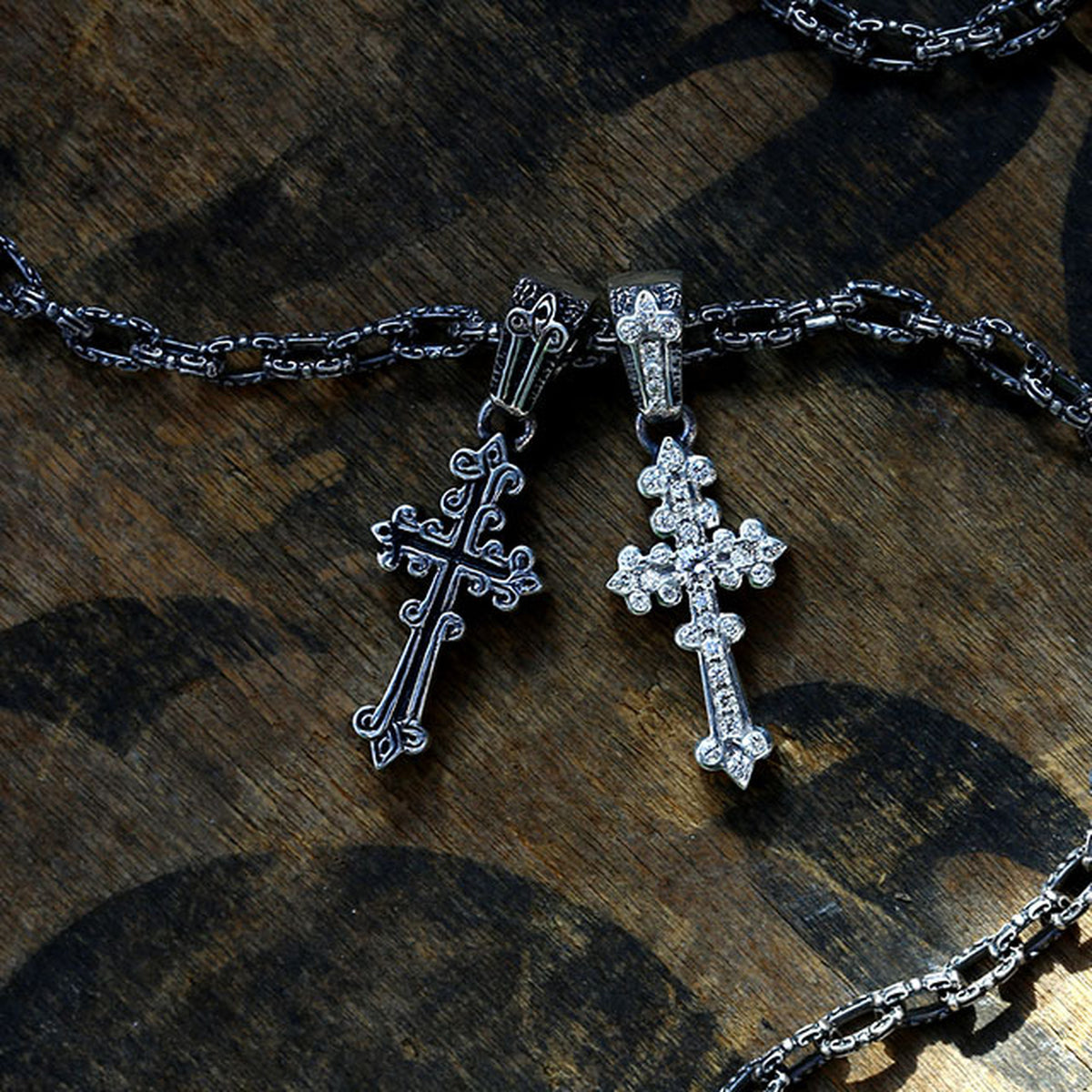 【オーダー商品：納期約3ヶ月】 【正規取扱店】Leathers and Treasures：Narrow celtic cross Pendant