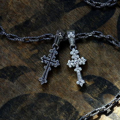 【オーダー商品：納期約3ヶ月】 【正規取扱店】Leathers and Treasures：Narrow celtic cross Pendant